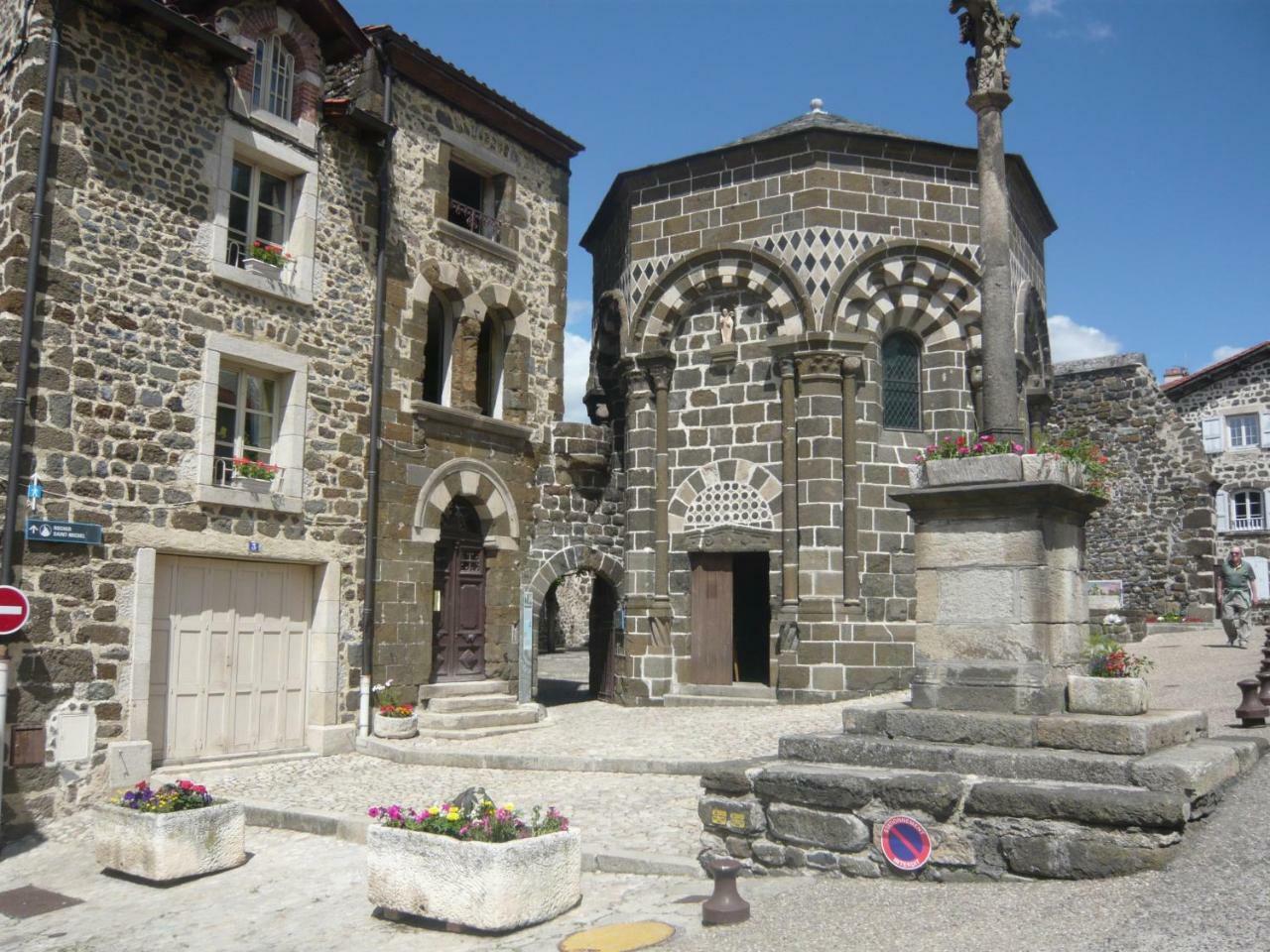 Le Petit Seguret Apartamento Le Puy-en-Velay Exterior foto