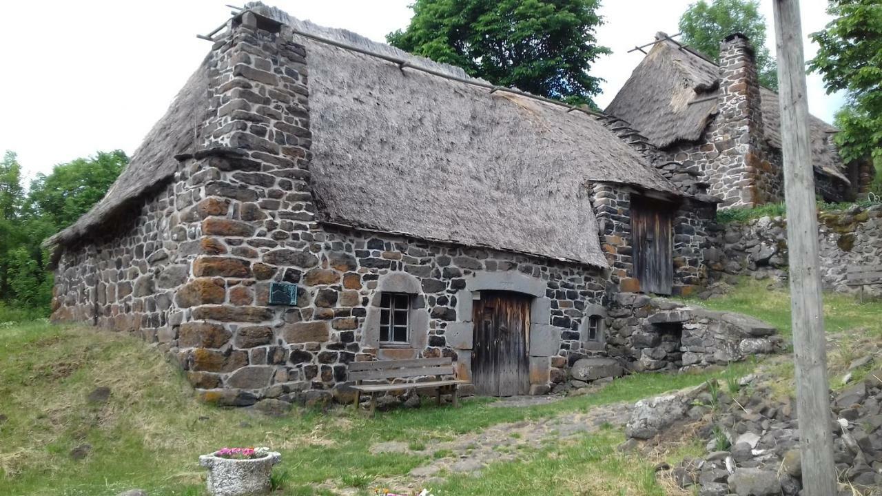 Le Petit Seguret Apartamento Le Puy-en-Velay Exterior foto